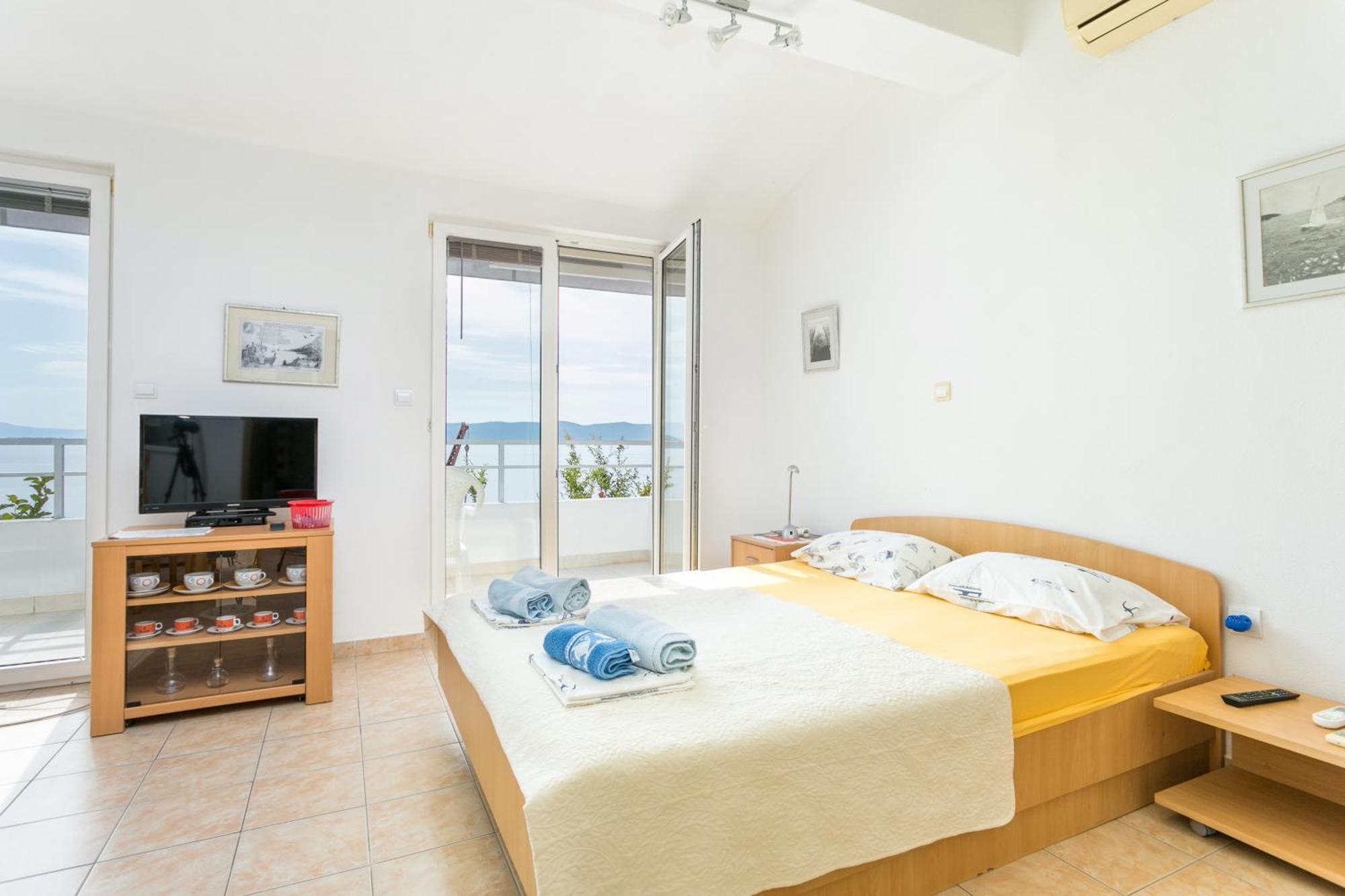 Apartments By The Sea Zivogosce - Porat, Makarska - 20207 Игране Стая снимка