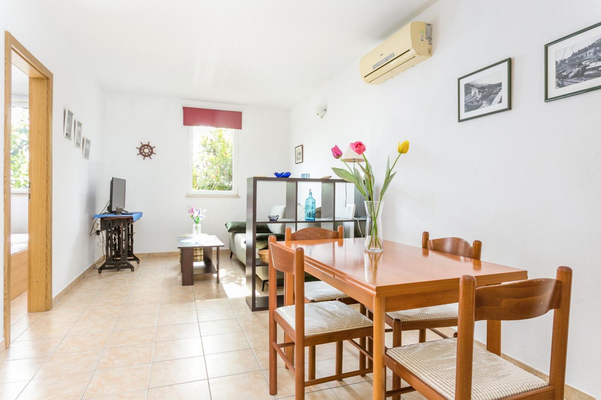 Apartments By The Sea Zivogosce - Porat, Makarska - 20207 Игране Стая снимка